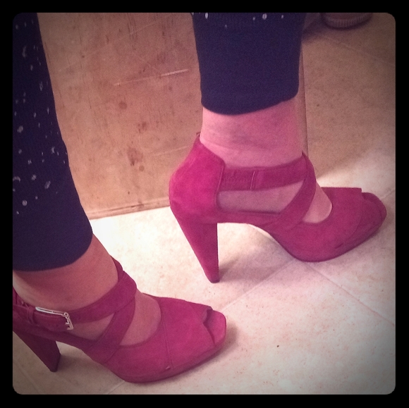 MICHAEL Michael Kors Shoes - Micheal Kors platform sandals